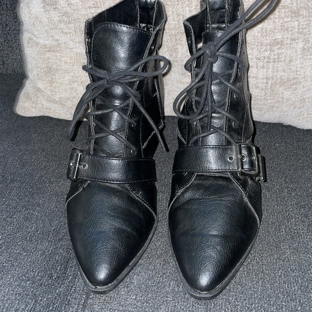 Boots - Picture 3 of 7